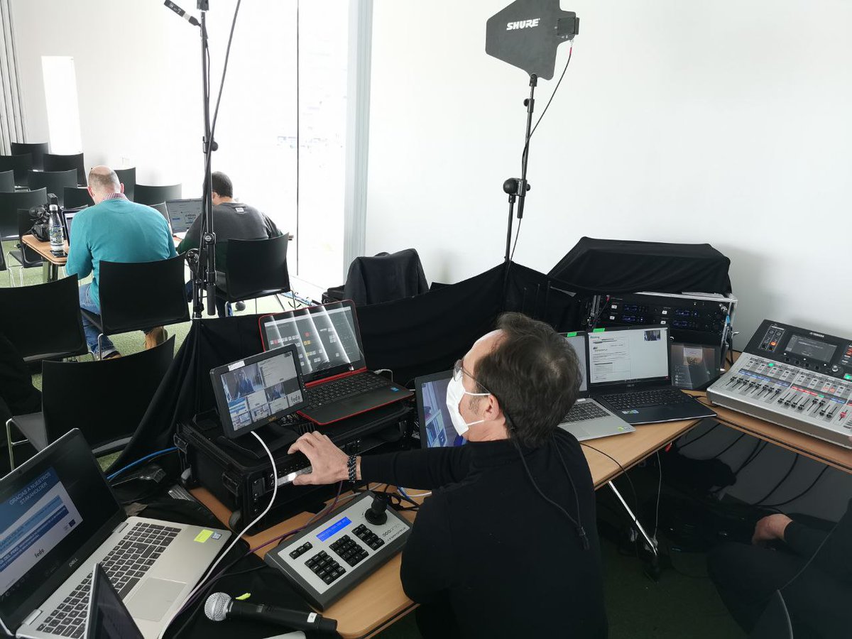 EmpresariosFEDA's tweet photo. En #INFEDA, el equipo técnico de @SoundLine_P y @ExperticAB hacen posible el seguimiento online del seminario y también a través de redes sociales. 

Colaboran @bbva, @Ipex_clm, @_CECAM y @gobjccm 

@EEN_EU
#FEDAInternacional #FEDAInnovación #ColaboraBBVA #EENCanHelp https://t.co/KNlCqdpGmU