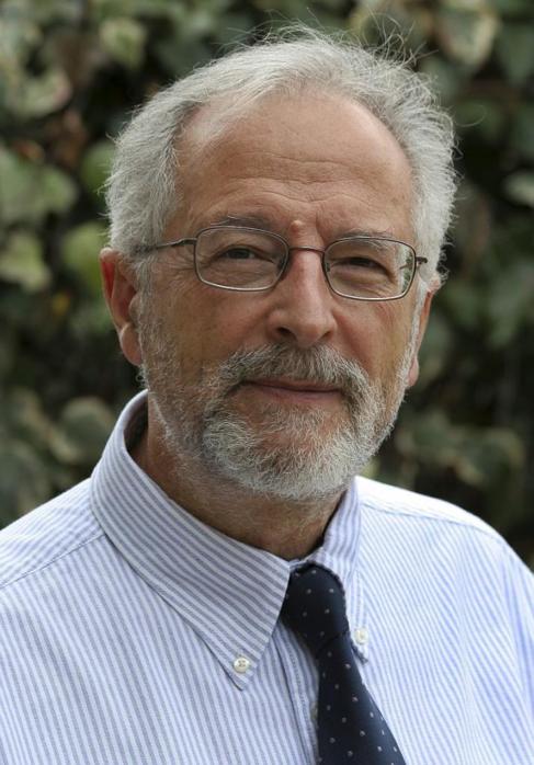 JoseSorzano's tweet image. DE CABREO es que tengamos investigadores de primer nivel ya jubilados, como LUIS de JUANES, investigando la vacuna española, junto con su equipo de jóvenes CESID, que cobran 1200 euros al mes, mientras este gobierno de MIERDA se gasta 55 millones rescatando la aerolínea de MADURO