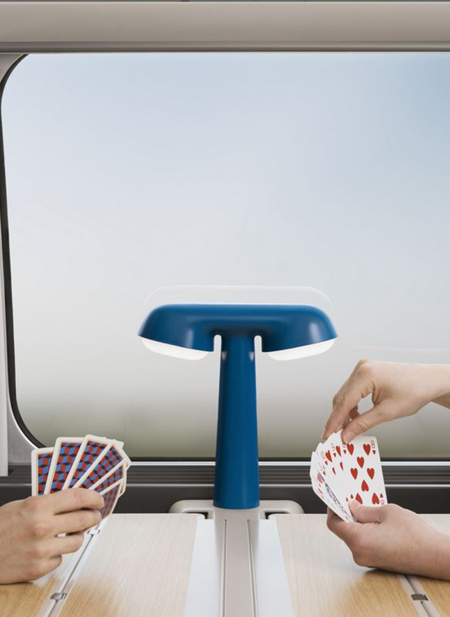 SNCFVoyageurs's tweet photo. Les voyages en train nous manquent à tous… En attendant, partez à la découverte de notre Boutique on line « Grand Train ».​

Elle propose à ceux qui aiment le train (mais pas que), une collection de produits iconiques autour de l’univers de vos voyages.​
https://t.co/DkX1dLvgLj https://t.co/Yr71OeoXyR