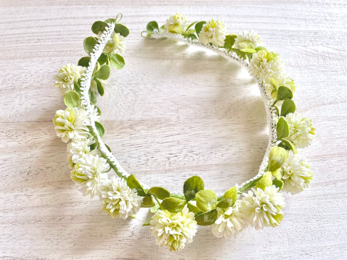 シロツメクサの花冠