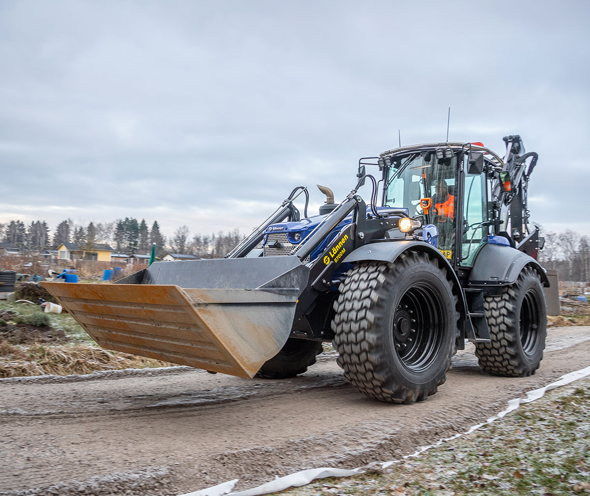 LannenTractors's tweet image. New Lännen M-models are available, read more from our website: lannen.com/m-models

Uusi #Lännen M-mallisto saatavilla, lue lisää nettisivuiltamme: lannen.com/fi/m-mallisto

#multipurposemachine #morethanabackhoeloader #buildingabetterworldwithfewermachines