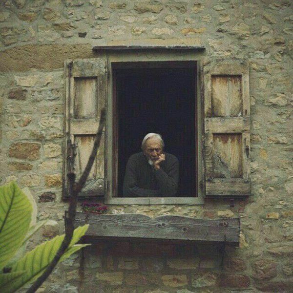 Düzgün olsun da,
varsın üzgün olsun gönül...