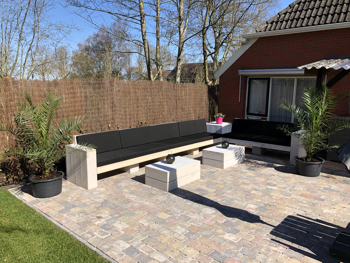 Hunzepleisterpl's tweet photo. Wat nou: ‘op vakantie naar Zuid Frankrijk’. Gewoon Spijkerboor, 16 april 2021. https://t.co/3tLnNuov7U