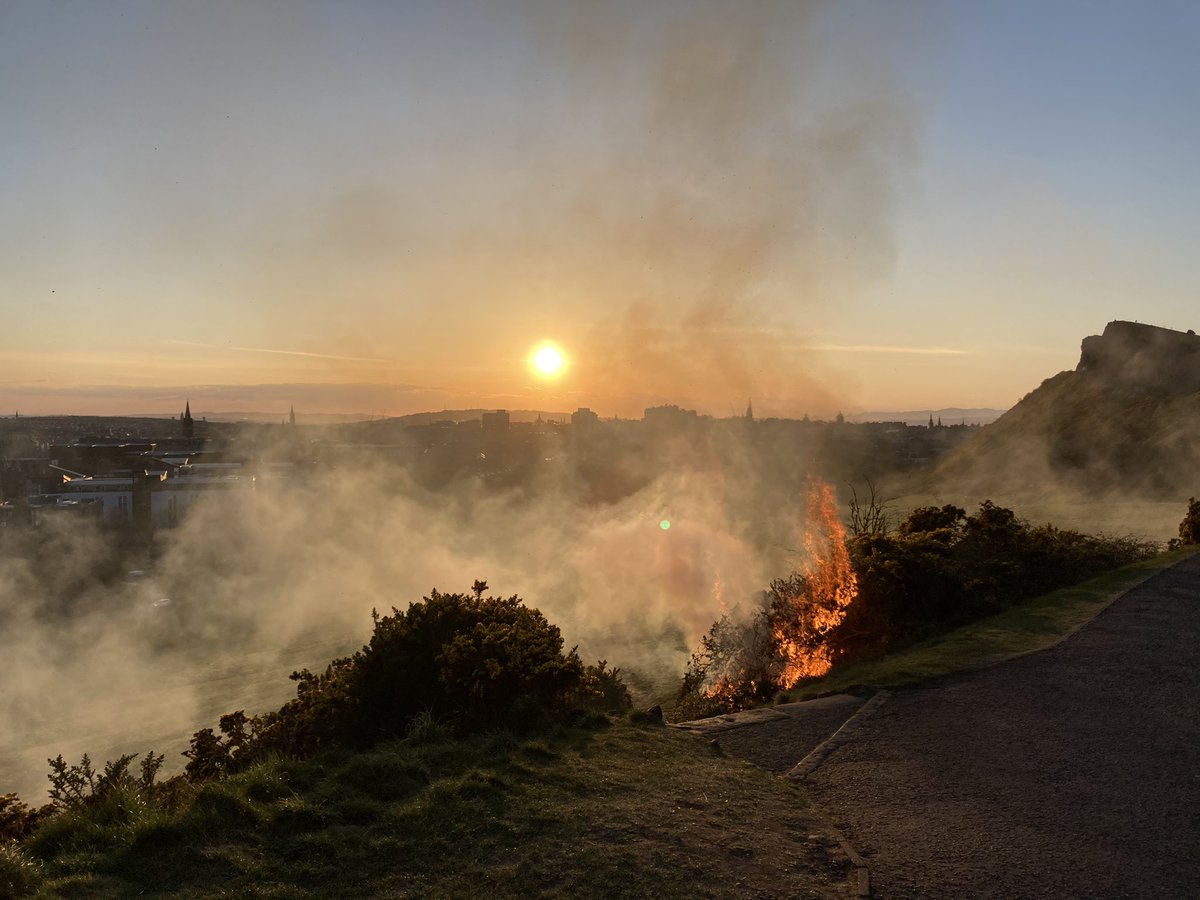 rodmanboyd's tweet photo. @edinburghpaper some kids tried to set #fire to Arthur’s Seat yesterday evening ... lucky firemen responded super quickly https://t.co/ZZ8nCPqr5Q