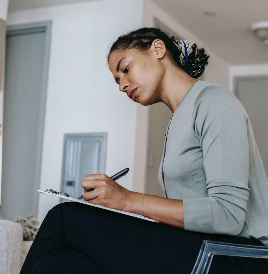 An #ExpertWitness is a highly experienced healthcare professional who can provide an expert opinion to the Court in regard to a person’s needs in relation to their disability. If you're interested in becoming an expert witness, view our open vacancies at bit.ly/3wLoBx8