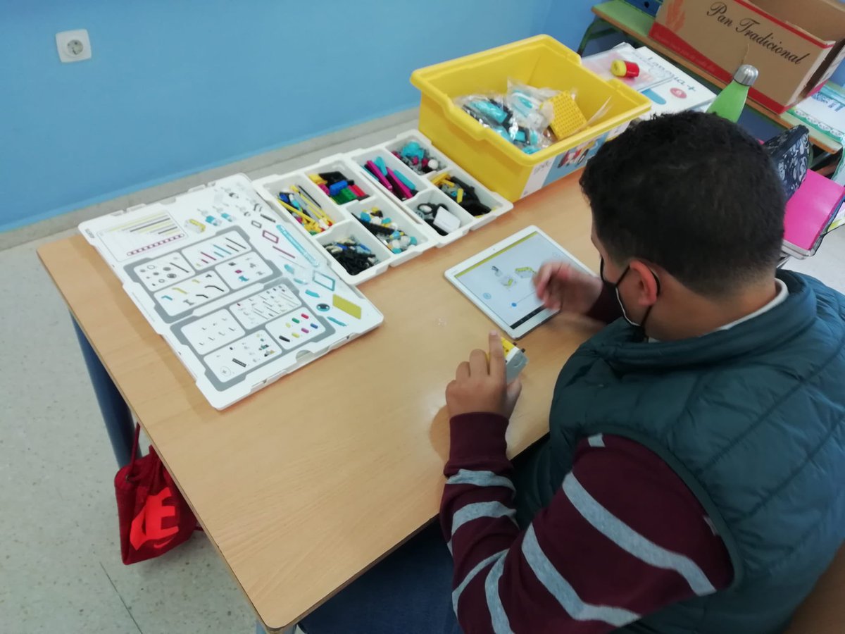 CEIP DIRECTOR MANUEL SOMOZA tweet media