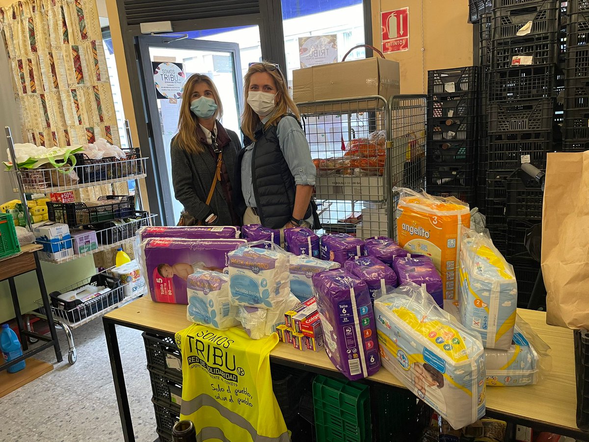 Somos entrevias el pozo, hoy hemos recibido una donación para los mas peques de las familias de nuestro barrio, Nuria y Penélope nos han traído pañales y toallitas a nuestra despensa.
#TodasSomosTribu 💪🏽 #somostribuvkentreviaselpozo 💪🏽

somosentreviaselpozo.com/somos-entrevia…