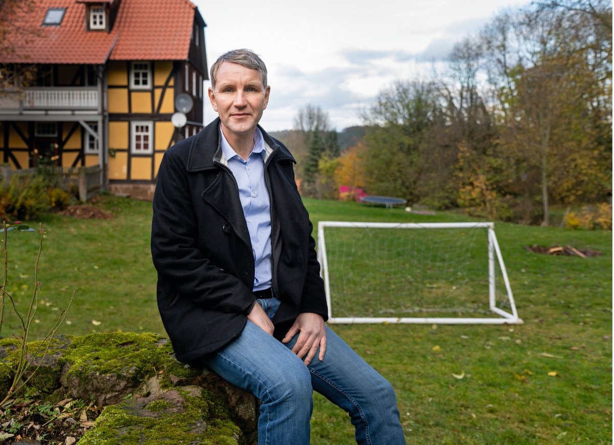 Als Dorfkind ärgert mich die Debatte um den #Mietendeckel auch deshalb, weil so getan wird, als sei nur das Leben in der Großstadt lebenswert. Bei uns in der Lausitz stehen Wohnungen mit netten Nachbarn 75 qm2 sanierter Altbau, 3 Zimmer mit Balkon, 350€ kalt frei. You're welcome