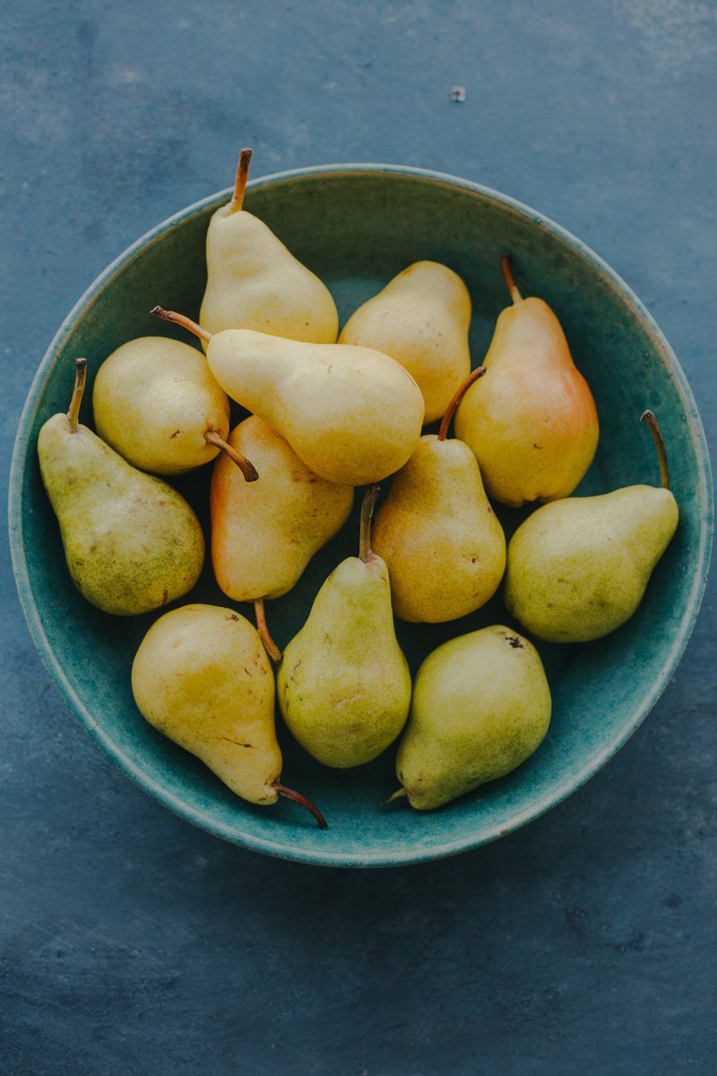 Only the freshest most luscious pears for our drinks!

#jameswhitedrink #juice # #juiceday #vegeterian #plantbased #local #suffolkbusiness #natural #refreshingdrink #pear #pearjuice #drinkstogo #drinkspiration #drinksofinstagram