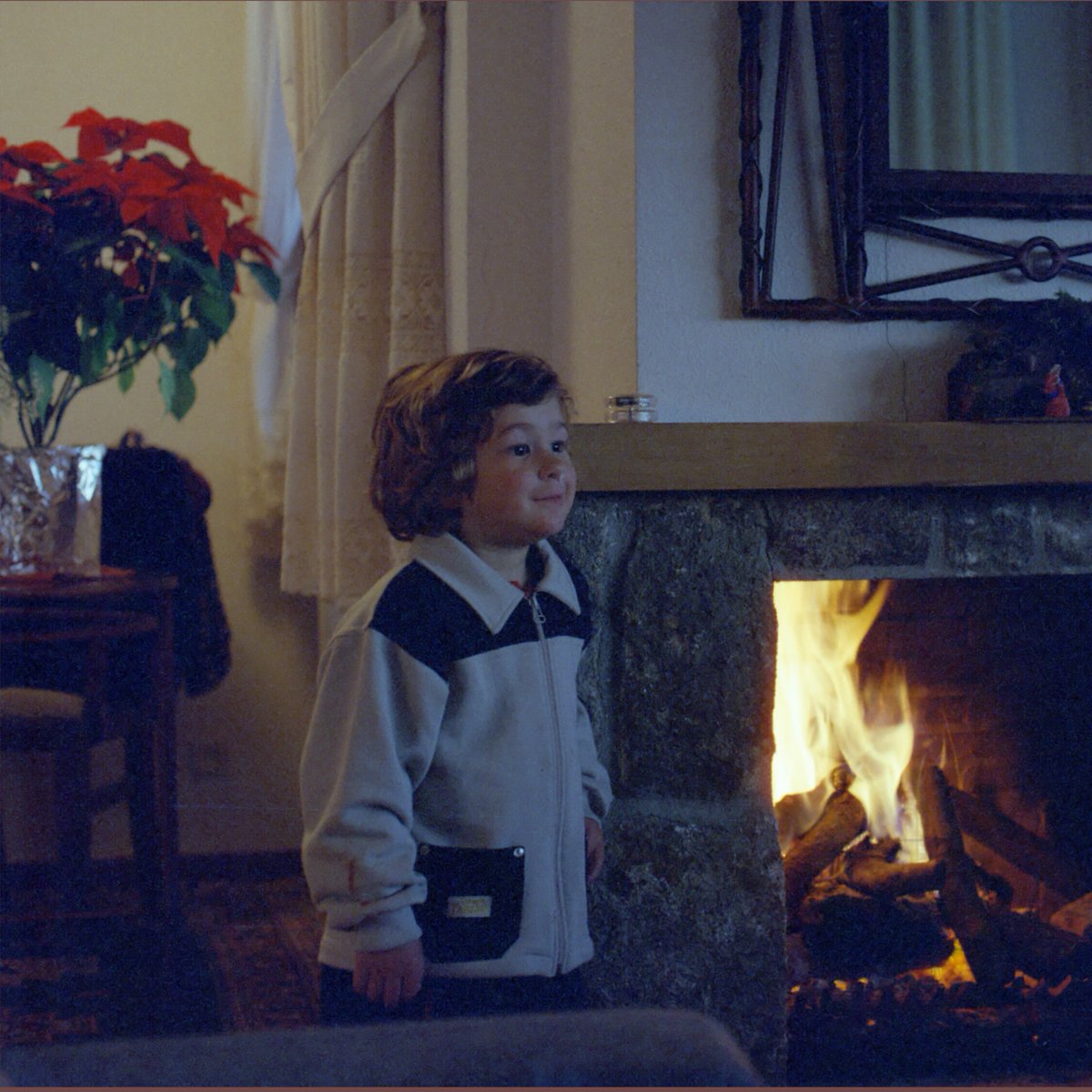 El pasado martes nuestro <a href="/thelastmanmusic/">thelastmanstanding</a> publicó hi &amp; lo, un nuevo tema de corte nostálgico que servirá como adelanto de Love, it hurts... su EP debut que editaremos en esta casa antes del final de la primavera.