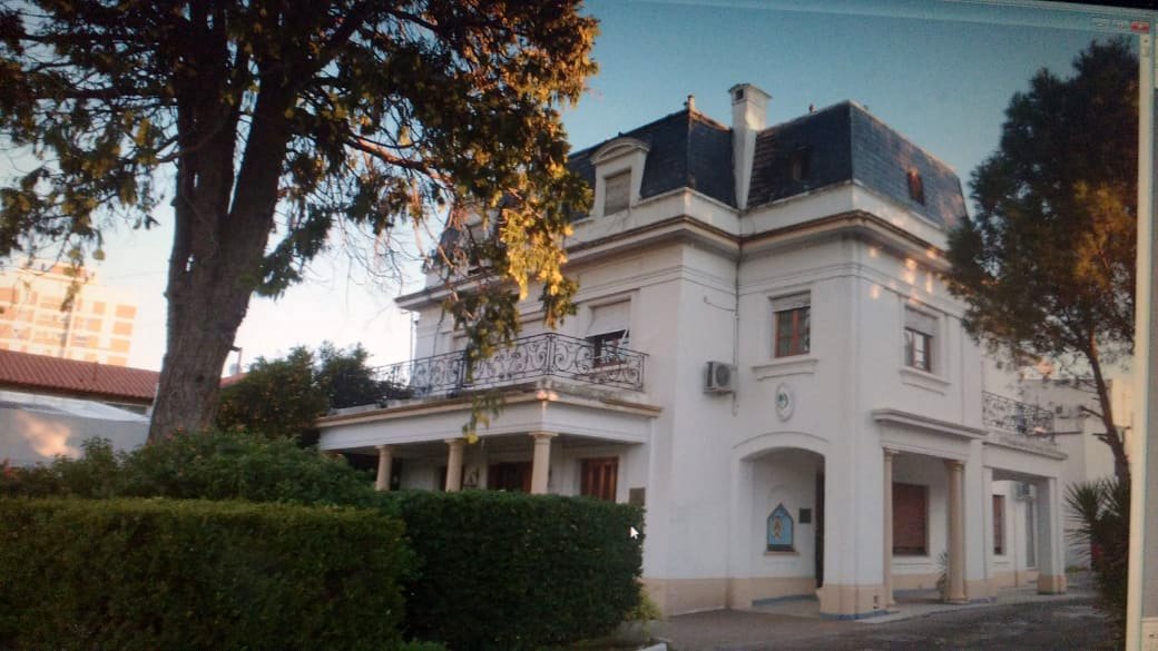 Hoy, minutos después de las 9, en Panorama por <a href="/Radio_lu2/">LU2 Radio Bahía Blanca</a> AM 840 FM 92.7 hacemos Con las Formas del Ayer, historias de Bahía Blanca. Hoy, una casona con historia propia en la aristocrática avenida Alem. <a href="/PP_Paz/">Jose Maria Paz</a> <a href="/RoFariasOK/">Ro Farías</a> <a href="/juanischwerdt/">Juani Schwerdt</a>