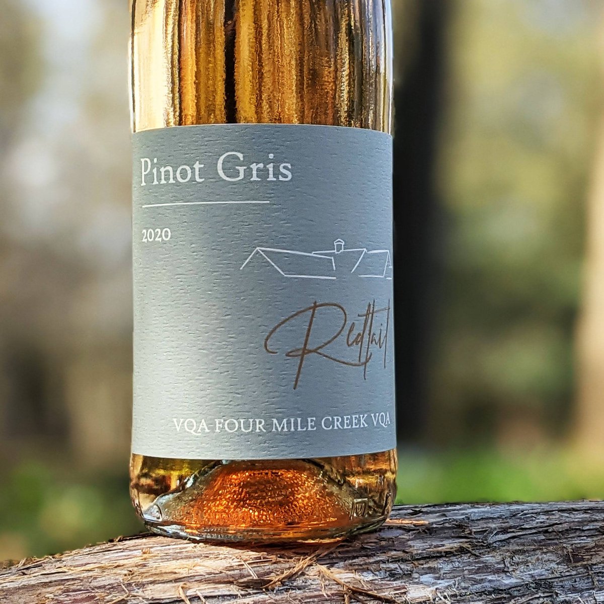 RedtailPEC's tweet image. 🚨 NEW RELEASE 🚨 2020 Pinot Gris is available now [200 cases]

💻 Order online for free delivery over $96
🏃‍♀️ Swing by the winery for contactless purchase
🚂 Grab a bottle from our friends @boxcar_social if you're down Toronto way