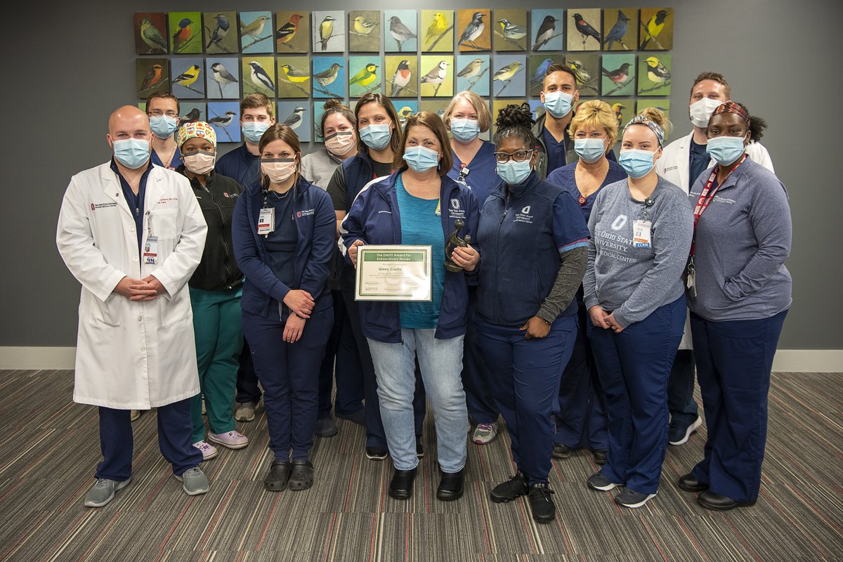 OSUWexMed's tweet image. Today, @GovMikeDeWine surprised Virginia “Ginny” Castle, a registered nurse in the medical intensive care unit, by presenting her with the Daisy Award for her compassionate care of a patient who was hospitalized with COVID-19. go.osu.edu/B7D6