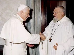 enzobianchi7's tweet photo. Oggi Benedetto XVI compie 94 anni:
è stato un papa umile e sapiente,un padre della chiesa,
ubbidiente alla coscienza fino a dimissionare,
ma neanche in questo è stato capito.
Per me, che non avevo mai pensato di poter conversare con un papa,
é stato un autentico grande amico. https://t.co/XpB4KHvDxI