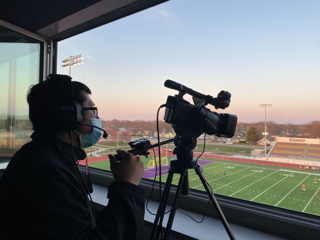 GISH_Islanders's tweet image. Ever wonder who is behind the scenes controlling the striv Livestream, Daktronics board, or cameras? More than likely it’ll be a student behind the scenes making it all happen! Thanks to the Multimedia pathway students are getting workforce experience in media production. -Oscar