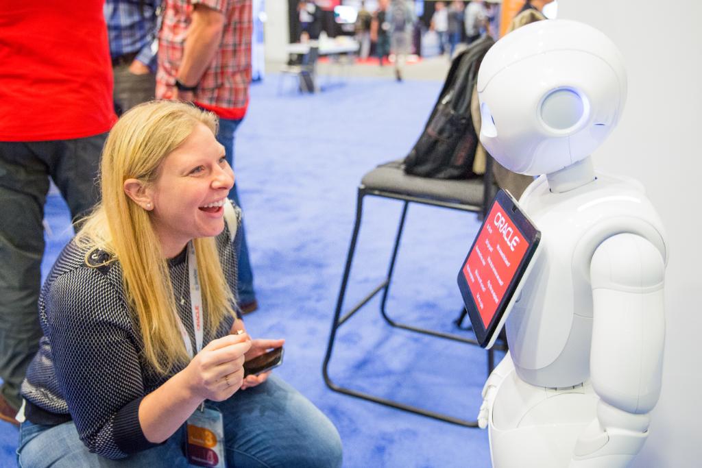 OracleMobile's tweet image. Innovate Service cloud with Oracle #DigitalAssistant to enhance customer experiences while scaling up with automation. Register today for the hands on bootcamp! social.ora.cl/6017HFHVh