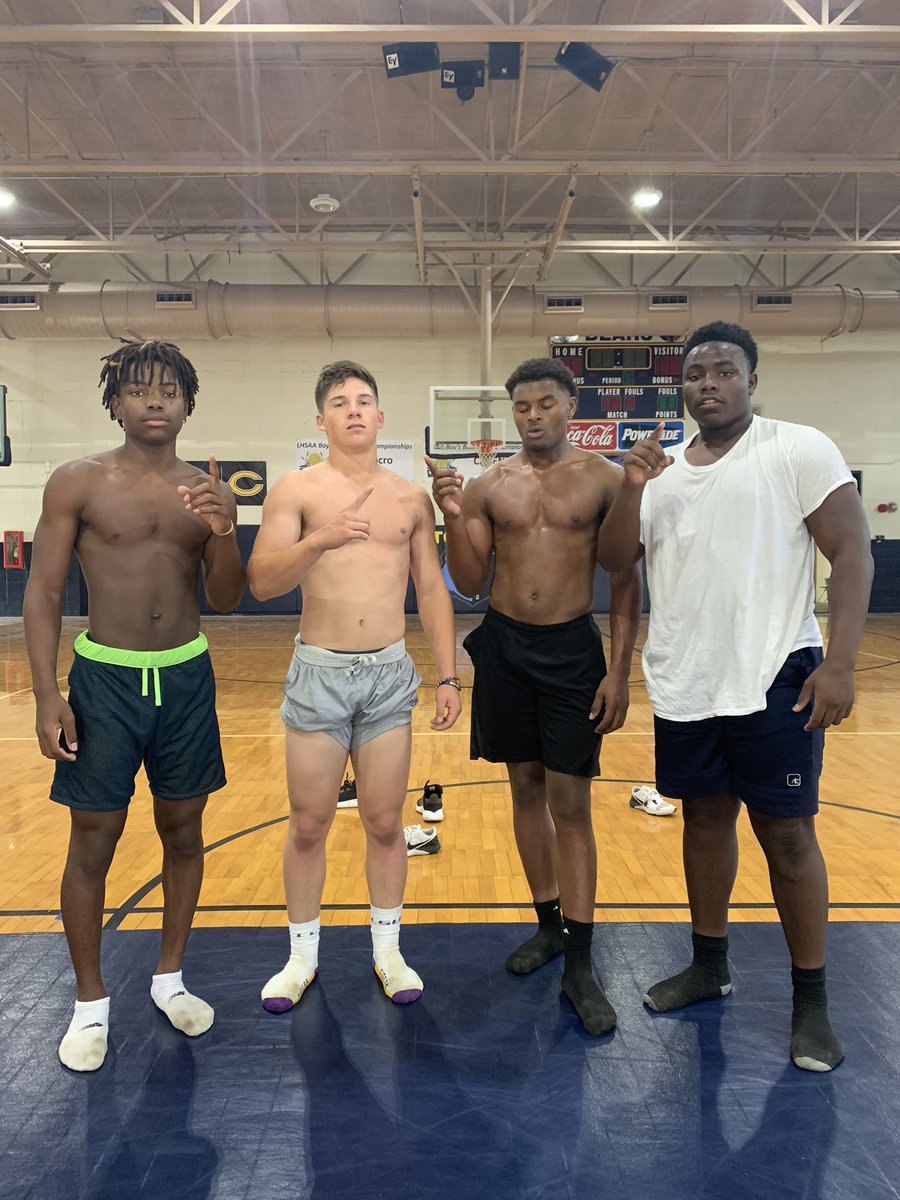 CarencroFB's tweet photo. Varsity Scramboli Champions
“NY Yankees”
#19 X’zorion Martin
#11 Cameron Andrus
#12 Davion Francis
#41 Keevon George
#CROPride #ProtectTheTeam https://t.co/pPbItxB3l5