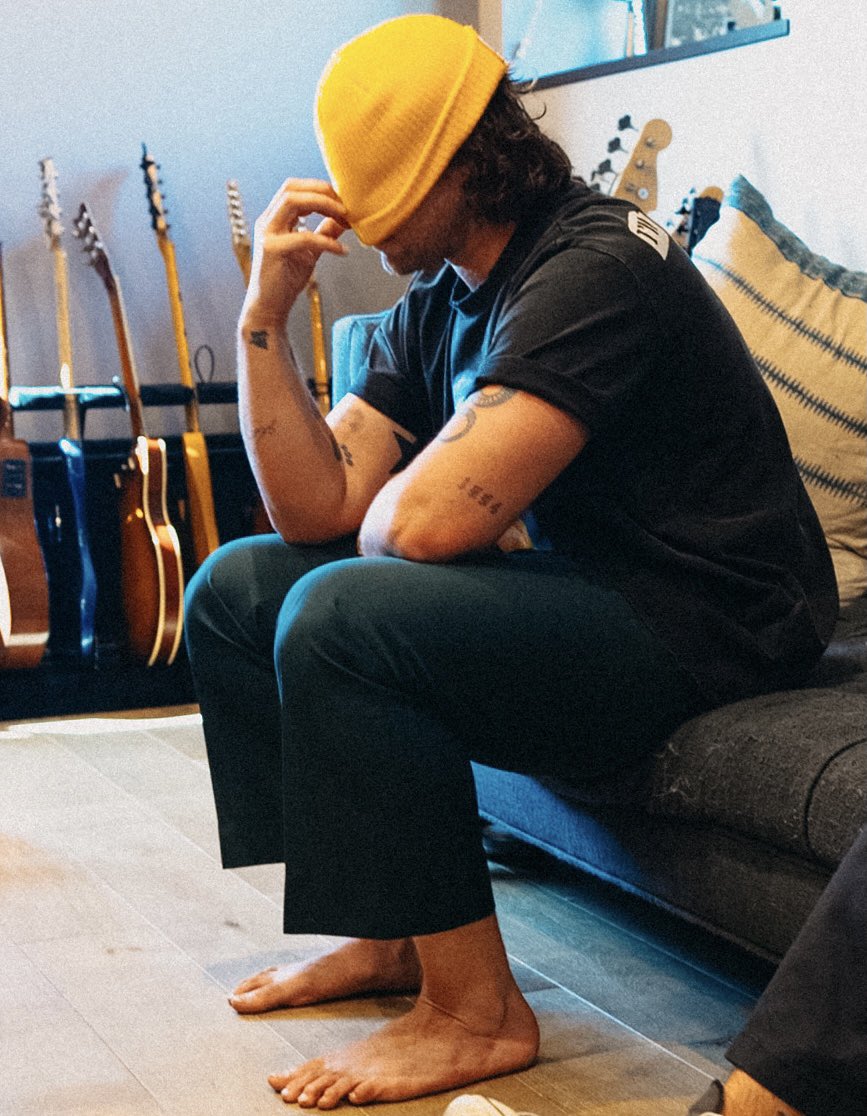 Ashton5SOS's tweet photo. Free Feet pics https://t.co/5HCSgQ0wpA