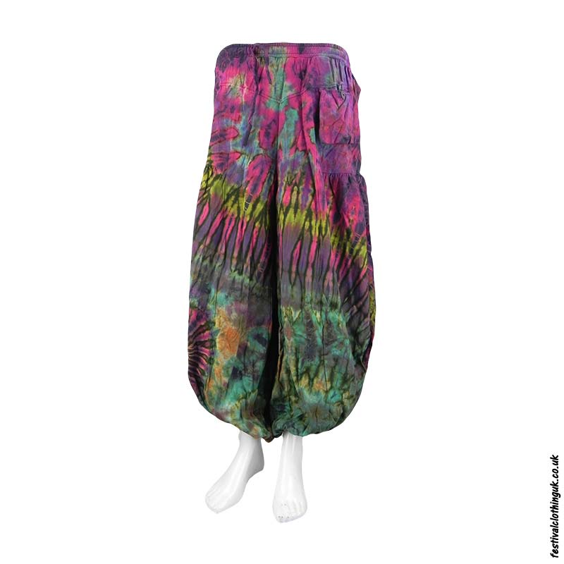 Take a look at these awesome tie dye baggy trousers. Once size fits most. festivalclothinguk.co.uk/product-catego…
#festivalclothing #Festivalseason #festival #festivals #festivalclothes #clothing #handmade #hippie #hippy #tiedye