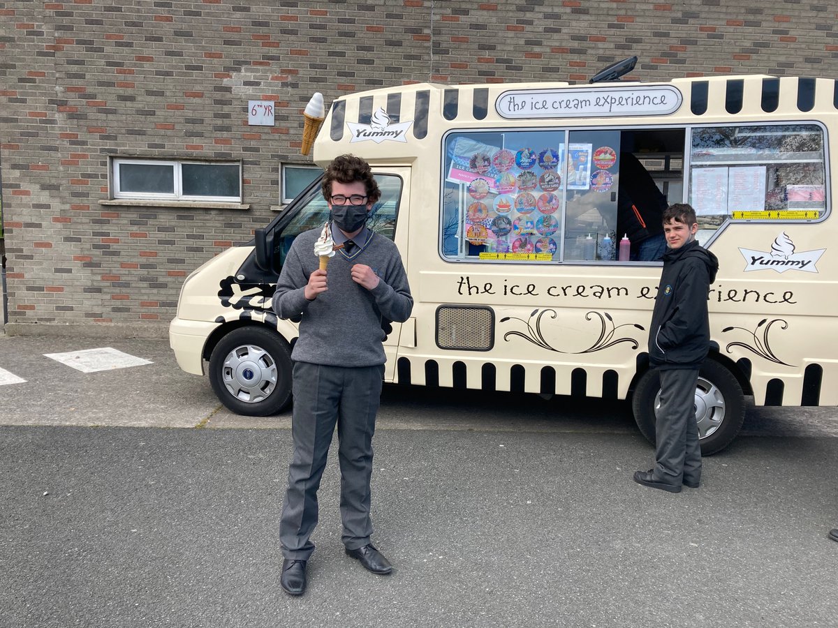 CollegeBenildus's tweet photo. Ice cream and Activities for our 1st years today. Wonderful to have them back in school https://t.co/9YOHrHyXbR