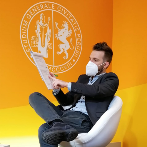 Radiophonica1's tweet photo. Ultimo appuntamento della settimana di #UniPGOrientaLive gli open day virtuali di @UniperugiaNews
Gli Open Day si svolgeranno in diretta streaming
Info: https://t.co/xyUm45nHAS https://t.co/oFeyBZN5ie