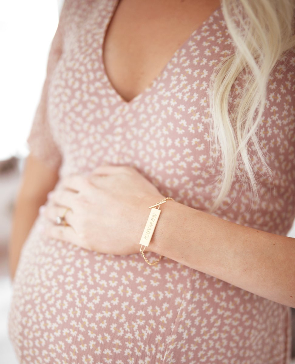 brookandyork's tweet photo. Getting all the good vibes with our Stevie Toggle Bracelet &amp; @happilyeverallen. 

https://t.co/TQffbEeEO6 https://t.co/gnymVOjmtx