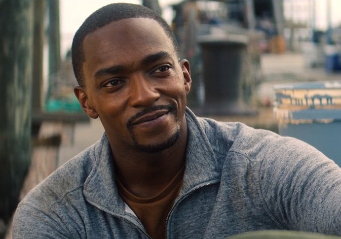 RT @Twinkietushh: #TheFalconAndTheWinterSoldier spoilers
-
-
-
-
-
-
His smile is everything to me https://t.co/bXiuW53zoZ