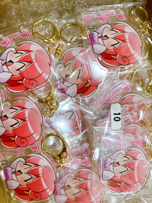 いよいよ今週末!宣伝です。新作『パステルちゃんテレテレアクキー』想像以上にピンクの発色が良くなかなかかわいく出来てました🔔まいどぅーさんいつもありがとうございます。元ネタは画像2枚目3枚目です💦テレテレ💦 https://t.co/CCIueN6eGI 