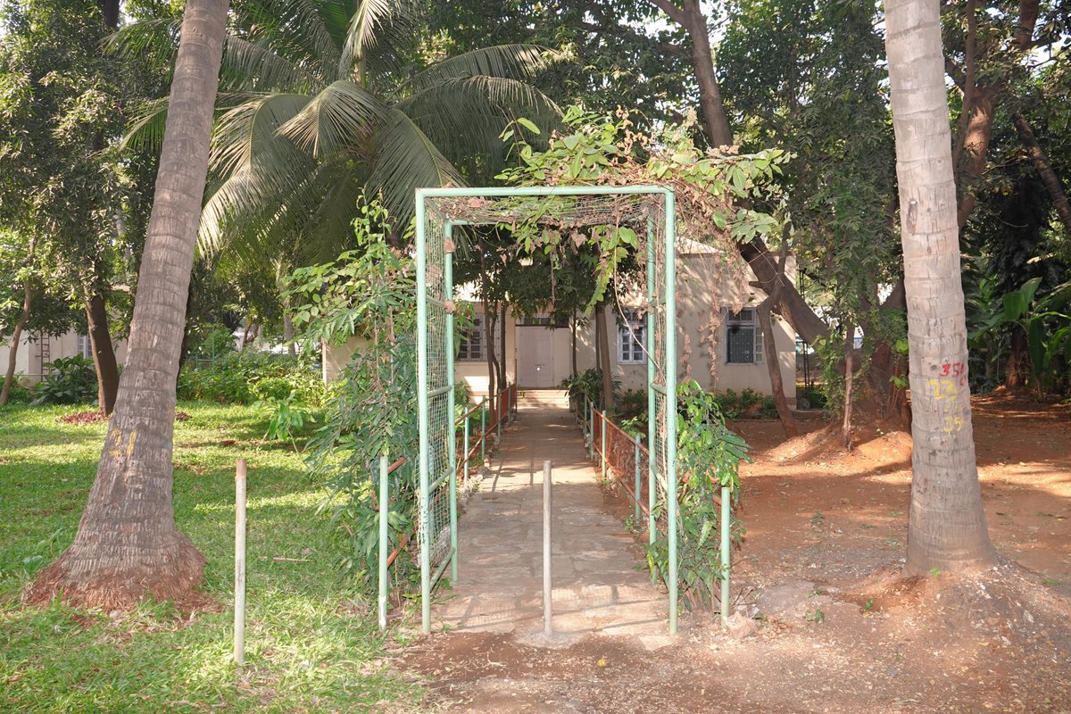 An oasis of greenery and tranquility nestled in the Mumbai city (just minutes away from Mahalaxmi station and well connected to Worli sea link and major flyovers towards the northern suburbs.)