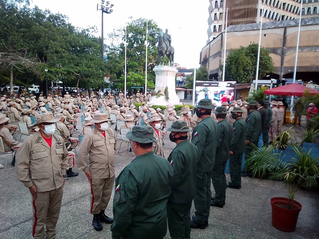 La @Milicia_B1 del ADI 211 nos sentimos orgullosos por el ascenso al grado de Capitán de nuestro comandante <a href="/abimelec57/">Abimelec Arevalo</a> primer Oficial del Componente Milicia Bolivariana en Ejercer esta importante responsabilidad en la Historia
