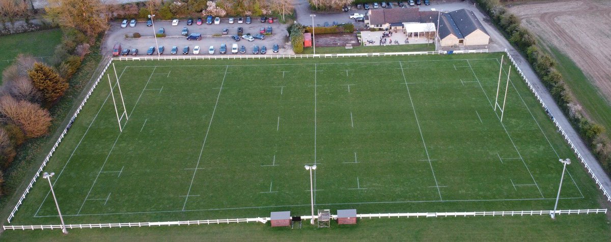 WitneyRFC's tweet photo. How good 😍 @GlennDa62378238 working his magic on the 1st XV pitch and as always, doing a cracking job! https://t.co/7xygpcmVVZ