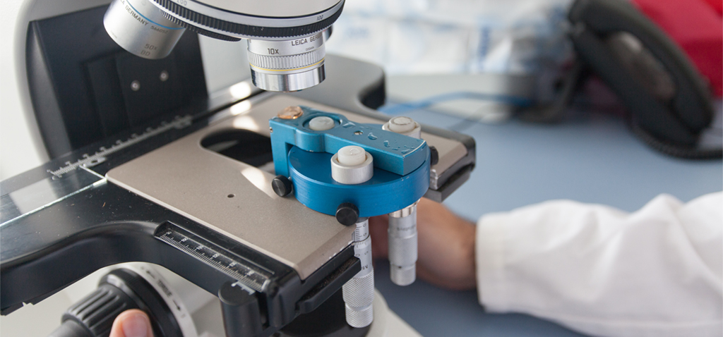 🧑‍🔬Investigadores de la #UCA participan en estudio en el que catalizan el producto ‘prohibido’ en reacción #química 👉Este proceso se puede emplear para fabricar fármacos contra el cáncer de mama, así como en cosmética y nuevos materiales

ℹ️bit.ly/3e4vZeE