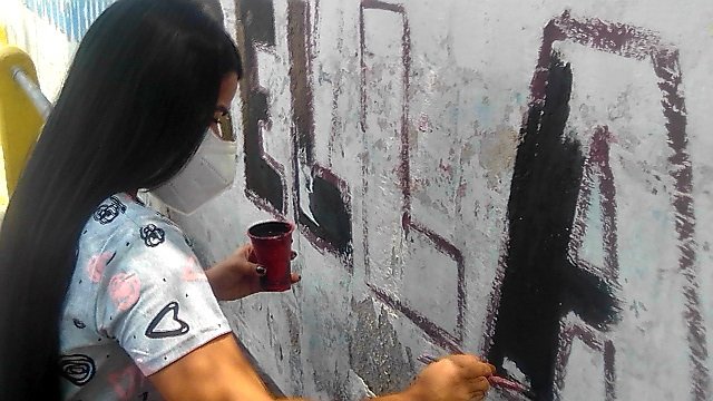 En marco de la Gran <a href="/MVzlaBella/">Misión Venezuela Bella</a> , La #JPSUV del Municipio Bolívar comenzamos la Elaboración  de un Mural de Prevención contra la #COVIDー19 Llevando un mensaje de orientación sobre las medidas de #Bioseguridad a nuestros habitantes.  
#BarrioAdentro18Años