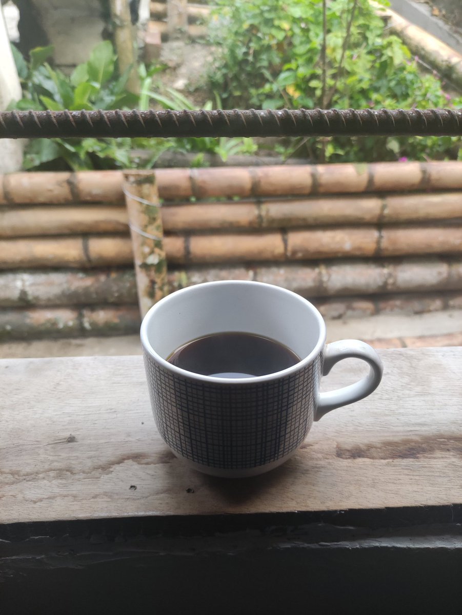 Buen café,
buen día.
El tinto en aguadepanela, por favor.