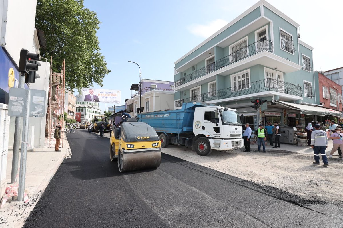 Çiftlik Yolu'nda sokak sağlıklaştırma çalışmamız devam ediyor. En güzel yollar Yüreğir'imizde olana dek durmak yok.