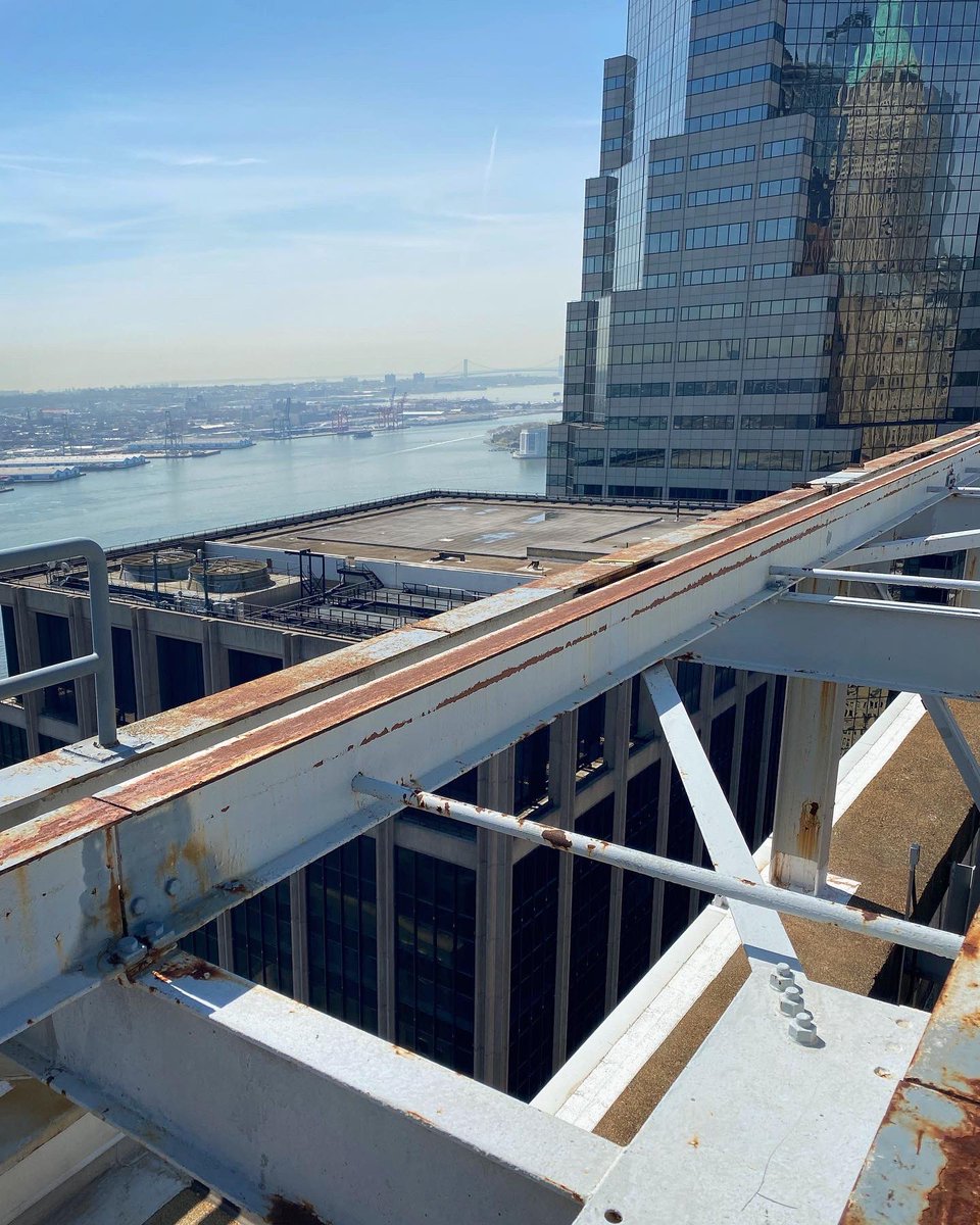 randpc's tweet image. Site views from Wall Street in downtown Manhattan where RAND is conducting hands-on inspections for 9th Cycle Facade Inspection Safety Program (FISP). 📸 by Project Architect and QEWI Brett Rieger, RA. #FISP #FacadeInspectionSafetyProgram #nycviews #BrooklynBridge #RANDatWork