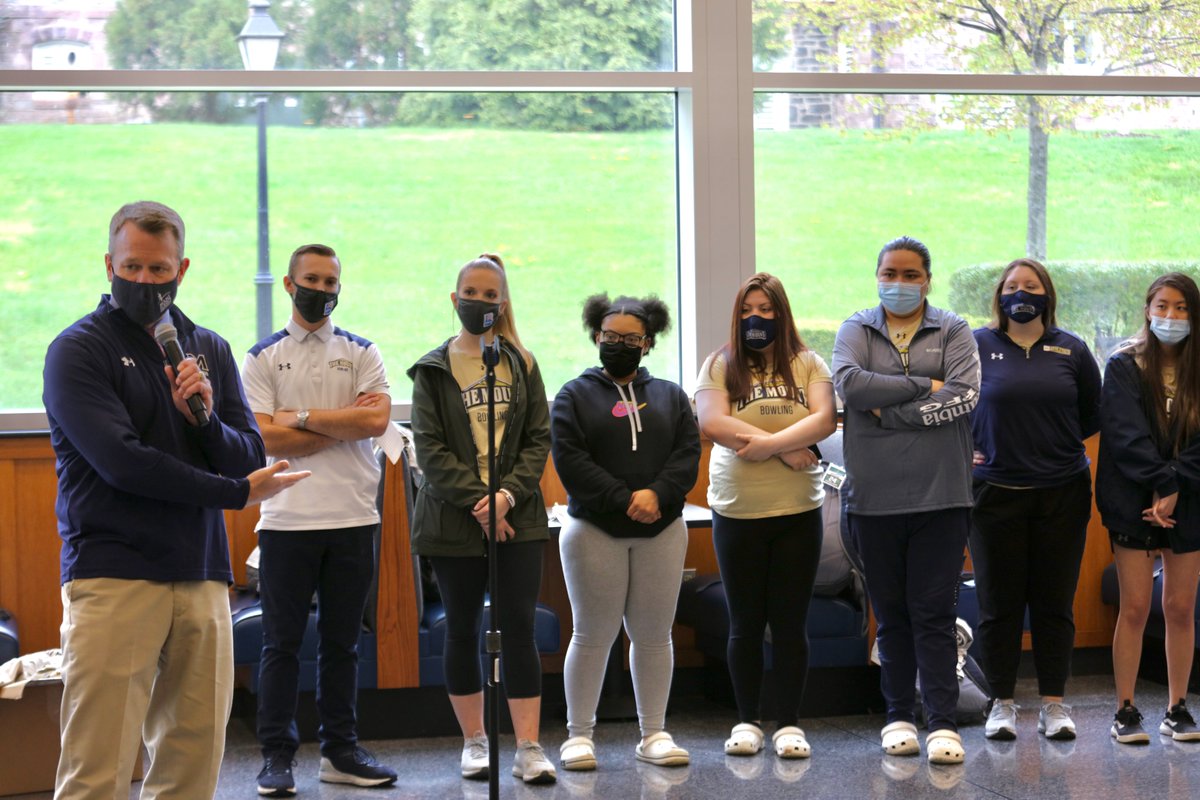 MSMU's tweet photo. Join us in cheering for @Mount_Bowling as they compete in USBC Intercollegiate Sectionals in Tennessee this weekend. The Mount community celebrated the team's first NCAA Tournament appearance & gave them a USBC Sectionals sendoff earlier this week. #MountProud #competeferociously https://t.co/SSumpnDz1k