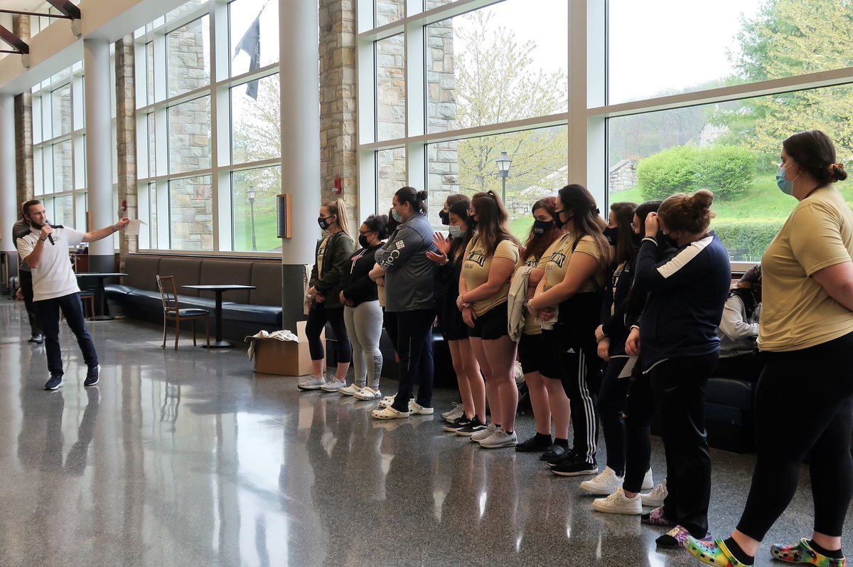 MSMU's tweet photo. Join us in cheering for @Mount_Bowling as they compete in USBC Intercollegiate Sectionals in Tennessee this weekend. The Mount community celebrated the team's first NCAA Tournament appearance & gave them a USBC Sectionals sendoff earlier this week. #MountProud #competeferociously https://t.co/SSumpnDz1k
