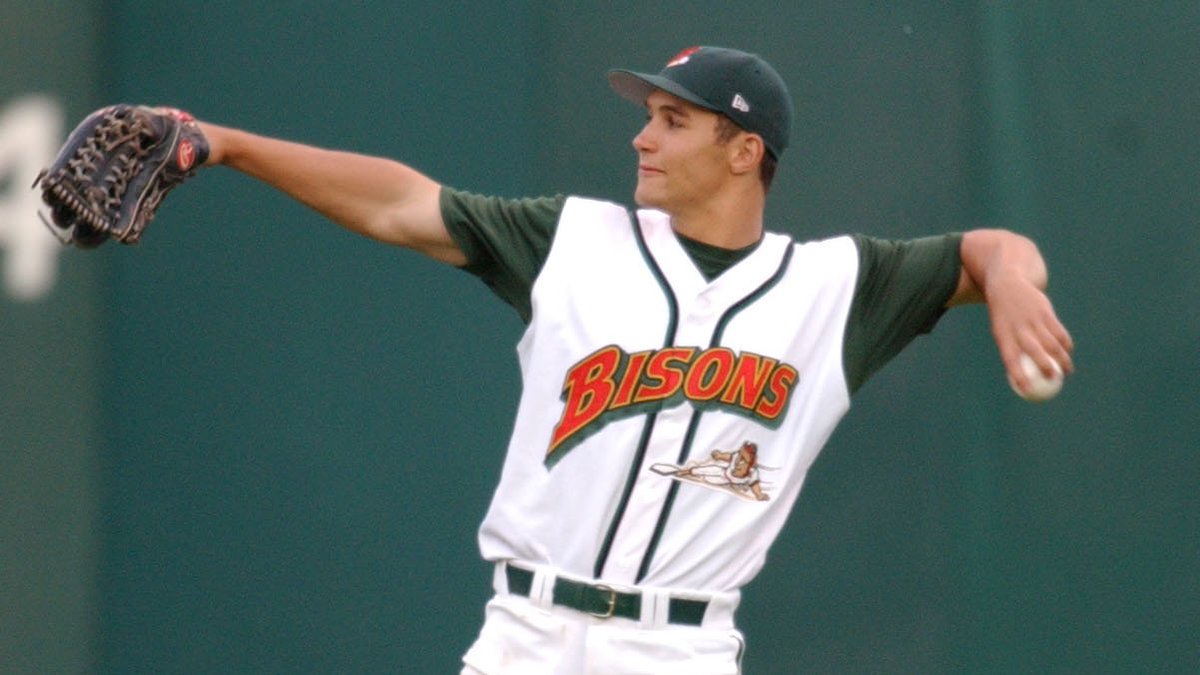 When you log on and see Grady Sizemore trending and you remember how insanely good he was for the 2004 IL Champion #Bisons. 🙌