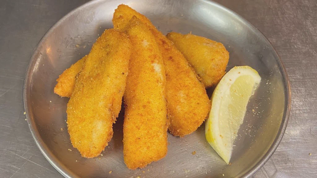 既に加熱されてるから揚げ時間も短く済む？！サラダチキンのアレンジレシピ！