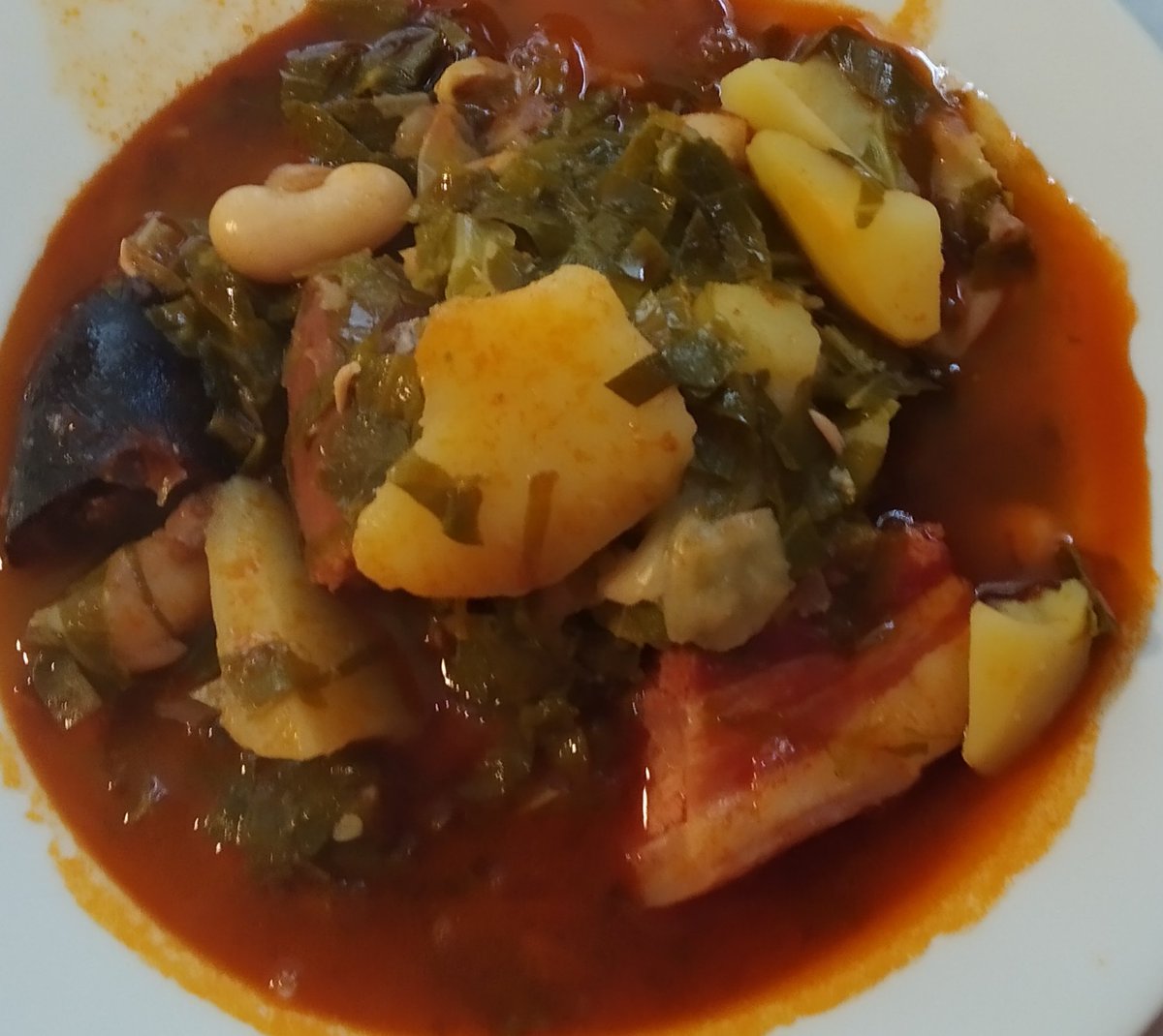 PAsturianu's tweet photo. TOMAMOS EL POTE DE: @ComeEnLaAldea 
Hilo ⬇️⬇️⬇️
#PoteAsturiano #PotaxedeBerces #CaldodeBerzas  #Potaxe #Caldo #Pote #Berzas https://t.co/X4JjRbKC7F