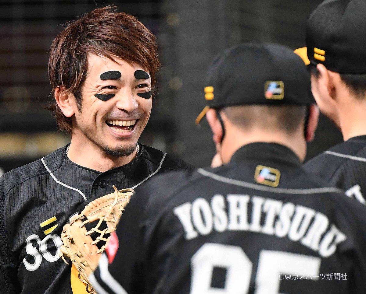 プロ野球】 ＃西武 対 ＃ソフトバンクホークス ２０２１年４月１６日 ＃福岡PayPayドーム アイブラックを使ってナインを鼓舞する ＃松田宣浩