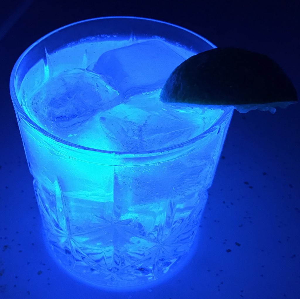 ScienceBasicPod's tweet image. Why Is My Gin and Tonic Glowing?
▸ lttr.ai/flYp

#BSPN #Fluorescence #Science