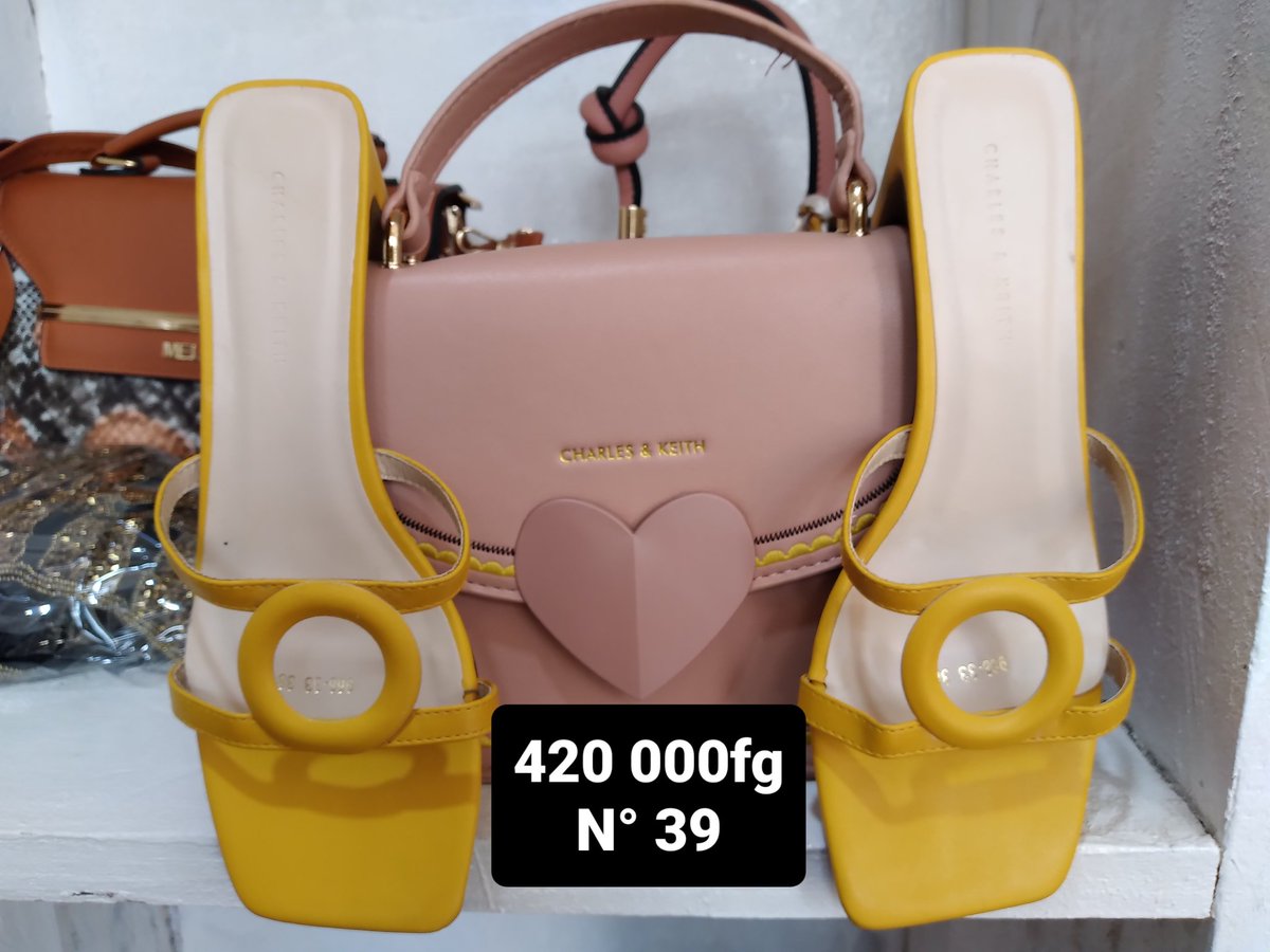 sento_la's tweet photo. #LaBoutiqueDeSentoh 🛒🇬🇳
#faitesvoscommandes -  Nous prévenons encore : nous ne sommes plus qu'à 2 semaines de la fête de #Ramadan🧕👳‍♀️. Pour le bonheur de nos abonnés, et clients, nous avons fait venir ces articles à Conakry. Sinon, on travaille sur commande depuis l'Europe🇪🇺😂👇 https://t.co/rDVyo4NM7F
