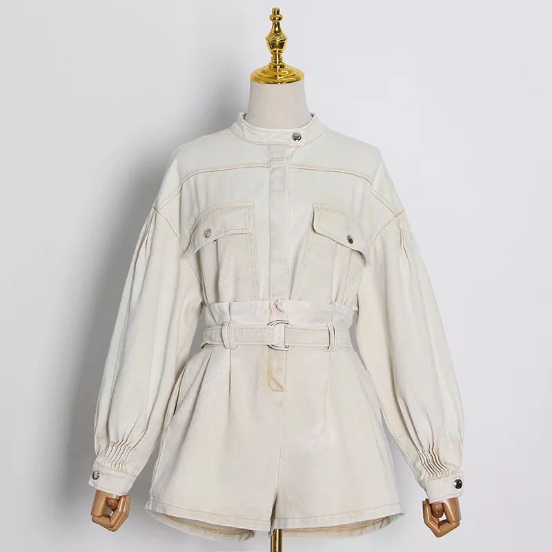 YokoWooAccessor's tweet image. Stunning new 2pc pleated set ❤️

Swipe ⬅️⬅️ for more 

Order online now 👩‍💻 

#shortset #nails #shorts #boutiqueshopping #boutique #fashion #explorepage #tiedye #onlineboutique #summer #memphisnails #loungewear #onlineshopping #shortshorts #nailsofinstagram #shortsets