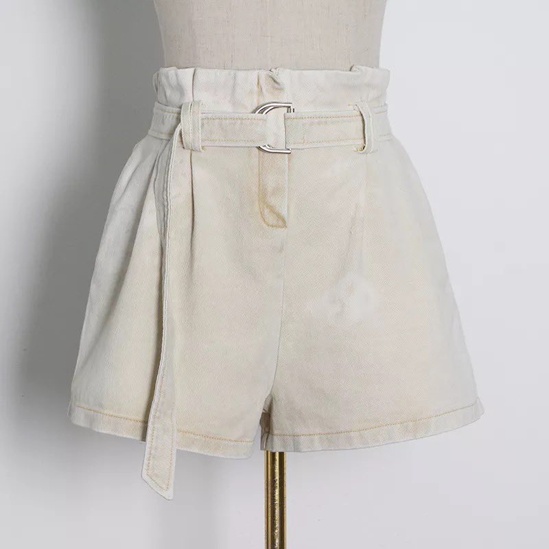 YokoWooAccessor's tweet image. Stunning new 2pc pleated set ❤️

Swipe ⬅️⬅️ for more 

Order online now 👩‍💻 

#shortset #nails #shorts #boutiqueshopping #boutique #fashion #explorepage #tiedye #onlineboutique #summer #memphisnails #loungewear #onlineshopping #shortshorts #nailsofinstagram #shortsets