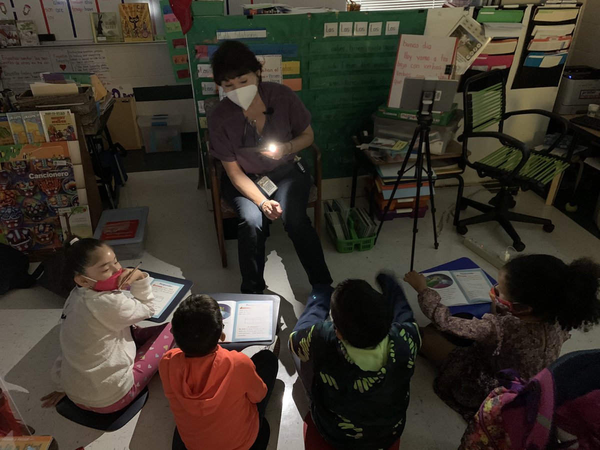 sgriffithRS's tweet photo. It’s Fun Friday in @flavy444 1st grade classroom. The kids at home were reading with a flashlight and so were the kids in class. Thank you Ms Garcia for everything you have done to promote #northsidereads21in2021 @claudiacolunga7 @NISDMyers @nisdelemelar https://t.co/hJzuMhdnH9
