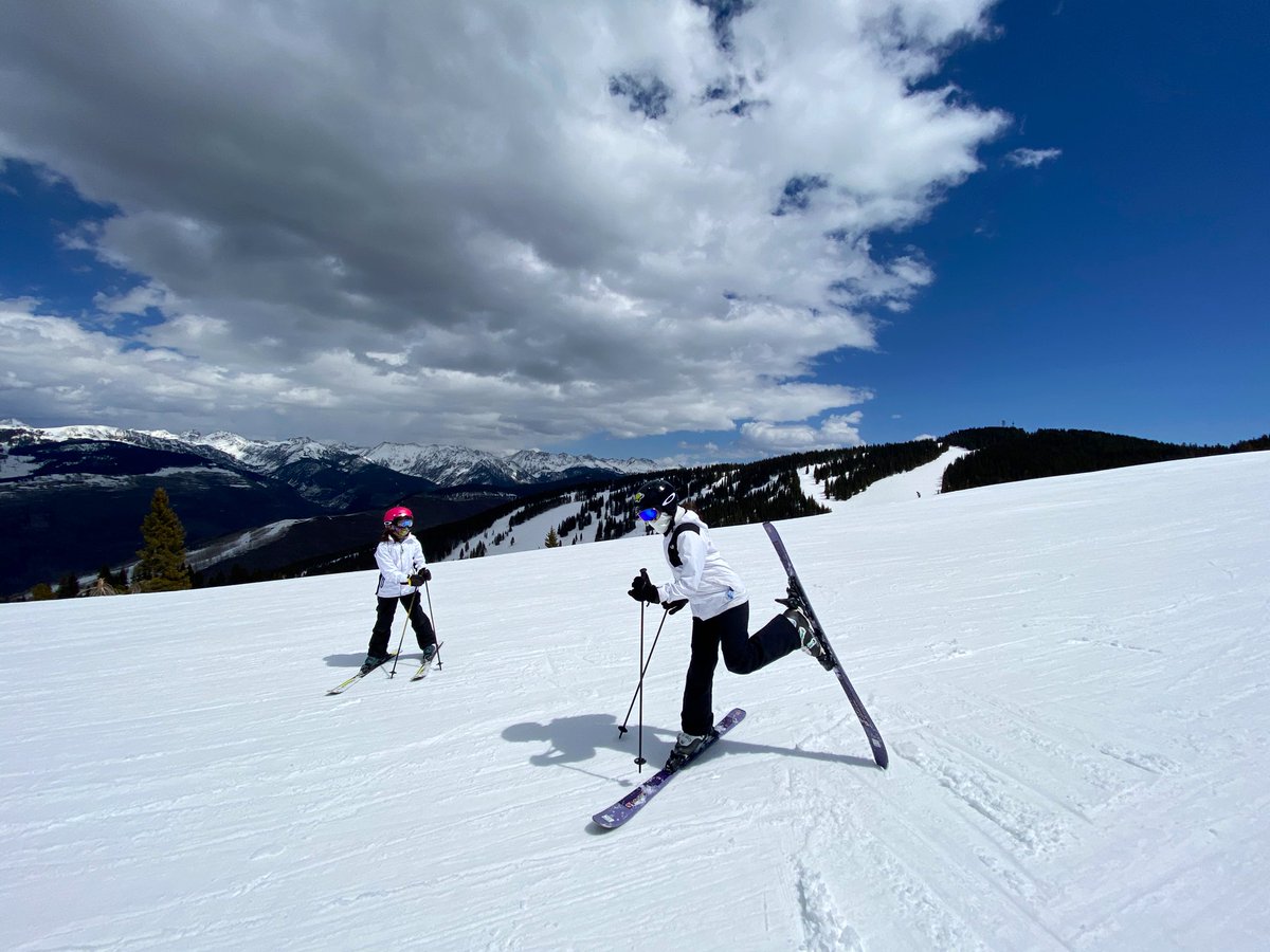 GMGildardo's tweet photo. G⅁ Para mi ustedes son lo más alto G⅁ 🇲🇽 #vail #skiing #retebonito #montaintop https://t.co/3ptOMBoGM1