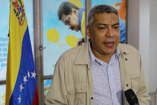 #NotiMippCI 📰🗞| Presidente Maduro lamenta fallecimiento del ministro de Ecosocialismo. Lea más ⏩ bit.ly/3tp2vhV #BarrioAdentro18Años