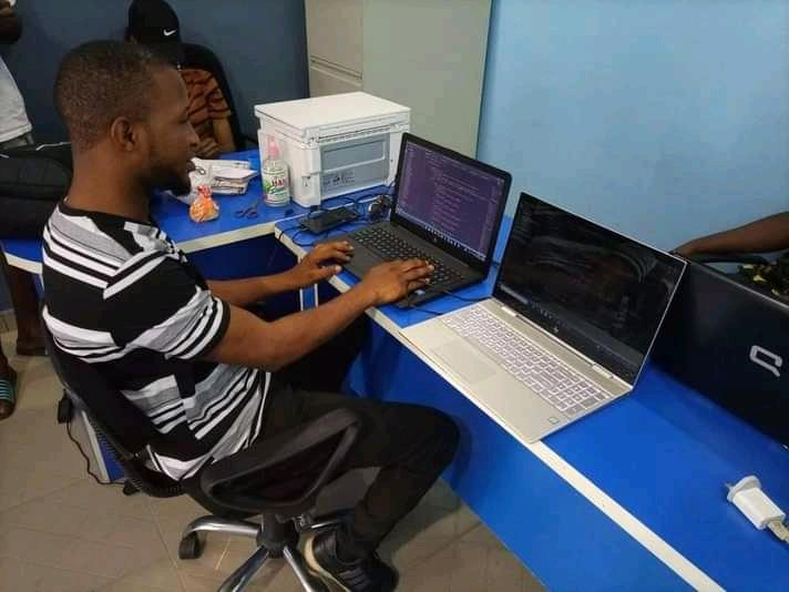 As a Developer, always remember that you're solving complex problems using digital solutions... 
#developers #coding #codinglife #100DaysOfCode #AI #digitalskill #ArtificialIntelligence #skill